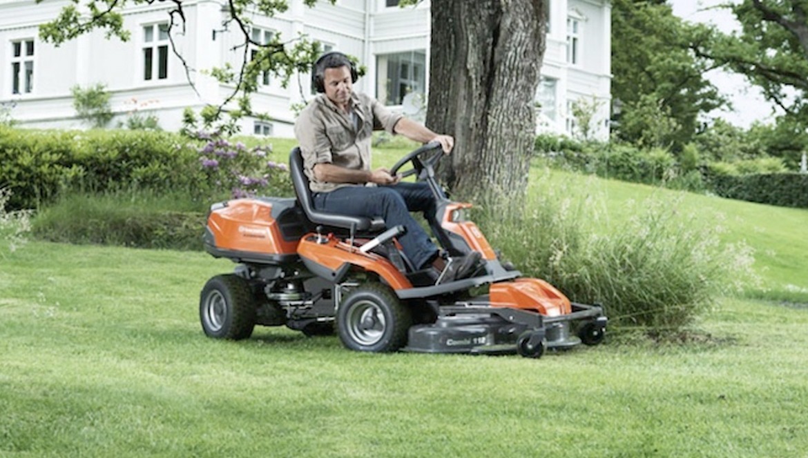 Trattorini tagliaerba: quando il giardino diventa spazio da vivere, non solo da mantenere