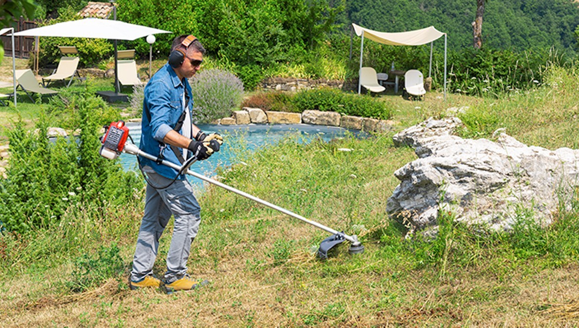 Decespugliatori: quando il prato finisce e inizia il lavoro vero
